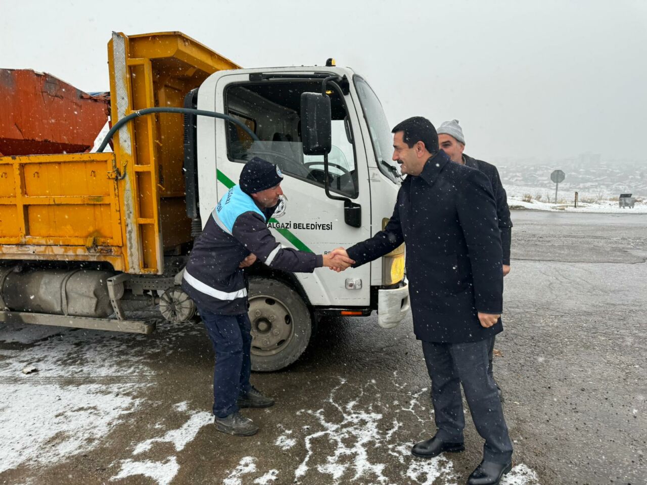 Malatya’da etkili olan yoğun kar yağışı ve dondurucu soğuklara karşı