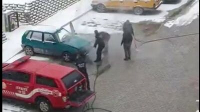 Malatya’nın Battalgazi ilçesinde park halindeki bir otomobilin motor kısmında çıkan