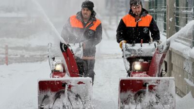 Yeşilyurt Belediyesi, etkisini artırarak devam eden yoğun kar yağışına karşı