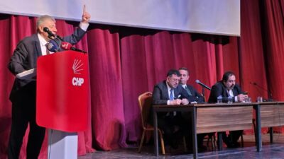 Malatya’da Uğur Mumcu Anısına Adalet ve Demokrasi Paneli Uğur Mumcu’nun öldürülüşünün 33. yılında Malatya’da düzenlenen panelde hukuk, demokrasi