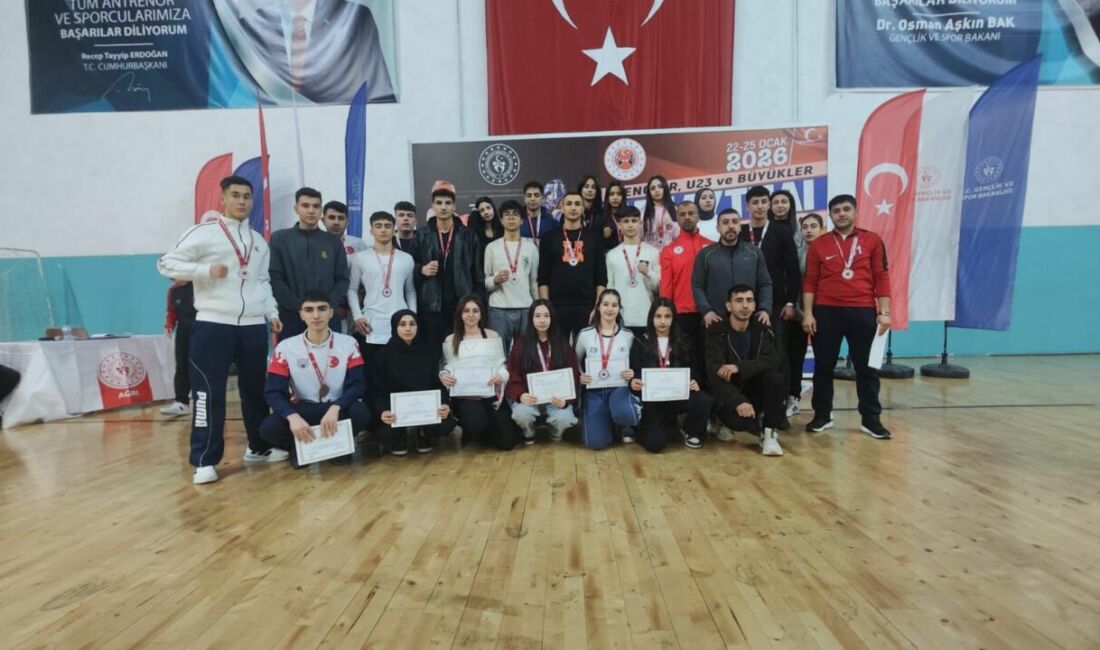 Ağrı’da düzenlenen Doğu Anadolu Muay Thai Bölge Şampiyonası’nda Malatyalı sporcular
