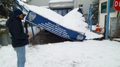 Malatya’nın Doğanşehir ilçesinde yoğun kar yağışı nedeniyle trafik denetleme istasyonu