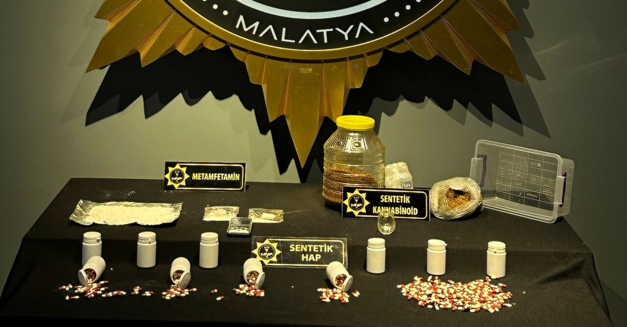 Malatya’da sokak satıcılarına yönelik düzenlenen narkotik operasyonunda 14 şüpheli gözaltına