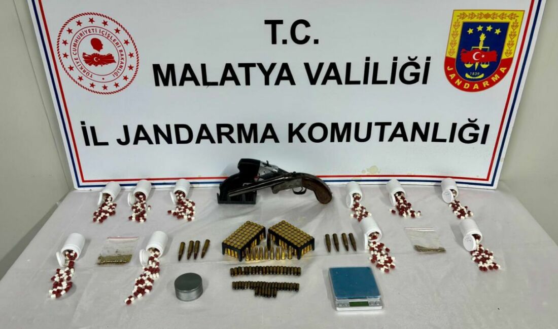 Malatya’nın Battalgazi ilçesinde jandarma ekiplerince düzenlenen operasyonda uyuşturucu madde ile