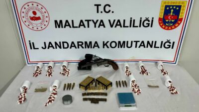 Malatya’nın Battalgazi ilçesinde jandarma ekiplerince düzenlenen operasyonda uyuşturucu madde ile