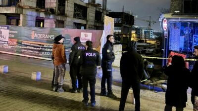 Malatya’nın Battalgazi ilçesinde gece saatlerinde süren inşaat çalışmaları sırasında istinat