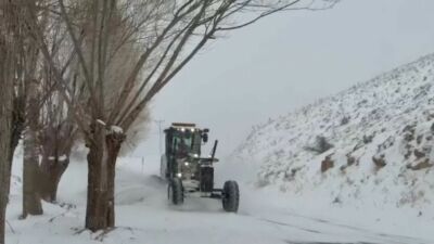 Malatya Büyükşehir Belediyesi, kent genelinde etkili olan yoğun kar yağışı