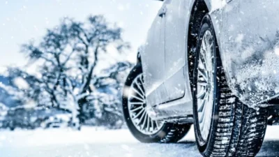 Karlı ve buzlu hava koşulları, trafik kazası riskini ciddi oranda