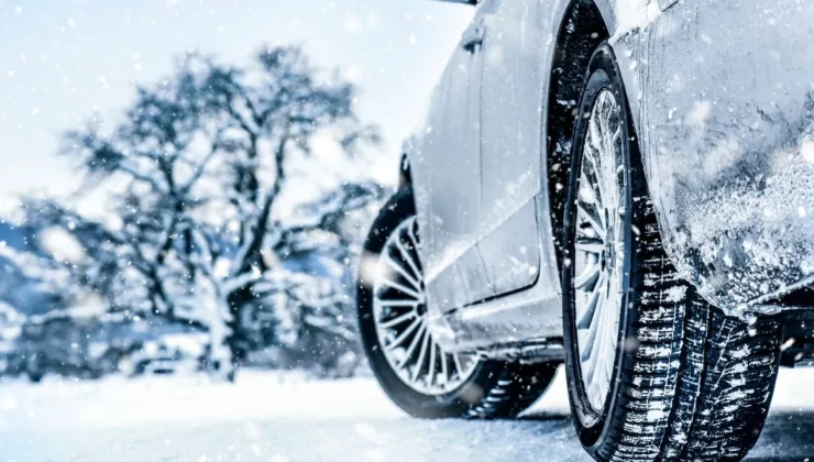 Karlı ve buzlu hava koşulları, trafik kazası riskini ciddi oranda