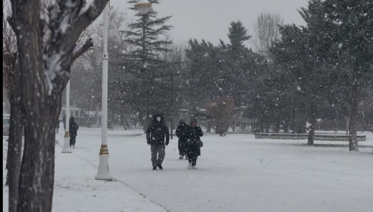 Malatya’da etkili olan yoğun kar yağışı ve tipi nedeniyle il