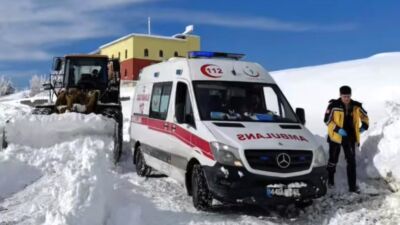 Malatya’nın Pütürge ilçesinde olumsuz hava ve yol koşullarına rağmen 112