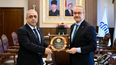 Malatya Gazeteciler ve Televizyoncular Cemiyeti’nden Vali Seddar Yavuz’a Ziyaret Malatya Gazeteciler ve Televizyoncular Cemiyeti, Malatya Valisi Seddar Yavuz’u makamında