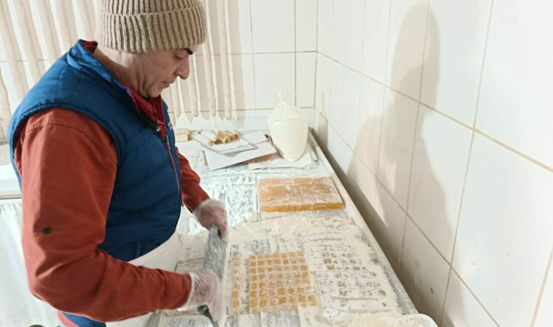 Osmanlı’dan Günümüze Darende’de Şeker Sucuğu Geleneği Yaşatılıyor Osmanlı döneminden günümüze uzanan geleneksel şeker sucuğu kültürü, Malatya’nın Darende