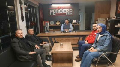 Türk Kızılay Yeşilyurt Şube Başkanı Tevfik Gören’den Malatya Pencere’ye Ziyaret Türk Kızılay Yeşilyurt Şube Başkanı Tevfik Gören, 10 Ocak Çalışan
