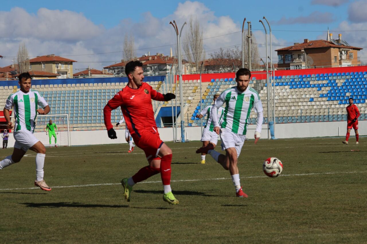 TFF 3. Lig 2. Grup’ta mücadele eden Malatya Yeşilyurtspor, deplasmanda