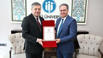 Ürgenç Devlet Tıp Enstitüsünden Rektör Akpolat’a “Fahri Profesörlük” Ünvanı Ürgenç Devlet Tıp Enstitüsü tarafından İnönü Üniversitesi Rektörü Prof. Dr.