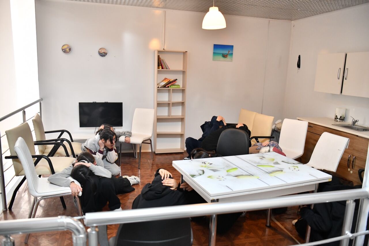 Yeşilyurt Belediyesi, Deprem Eğitim ve Simülasyon Merkezi’nde düzenlediği eğitimlerle öğrenci