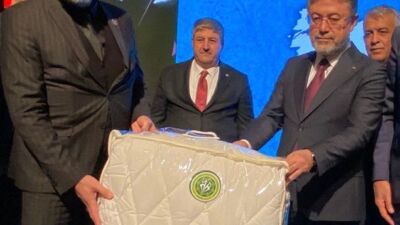 Akın’dan Bakan Yumaklı’ya Doğal Yorgan Kahramanmaraş’ta düzenlenen TARDİP tanıtım programına katılan Malatya Platformu ve Damızlık