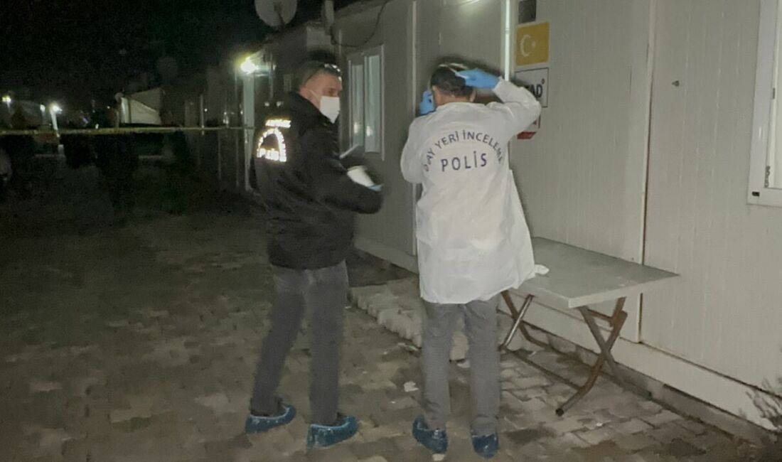 Malatya’da Samanköy Konteyner Kent’te yalnız yaşayan 62 yaşındaki Basri Ateş,