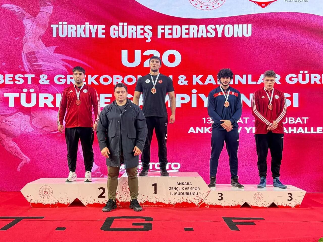 Ankara’da düzenlenen U20 Greko-Romen Türkiye Şampiyonası’nda Malatya’yı temsil eden sporcular
