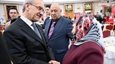 Malatya Valiliği’nin ev sahipliğinde düzenlenen iftar programında Vali Seddar Yavuz,