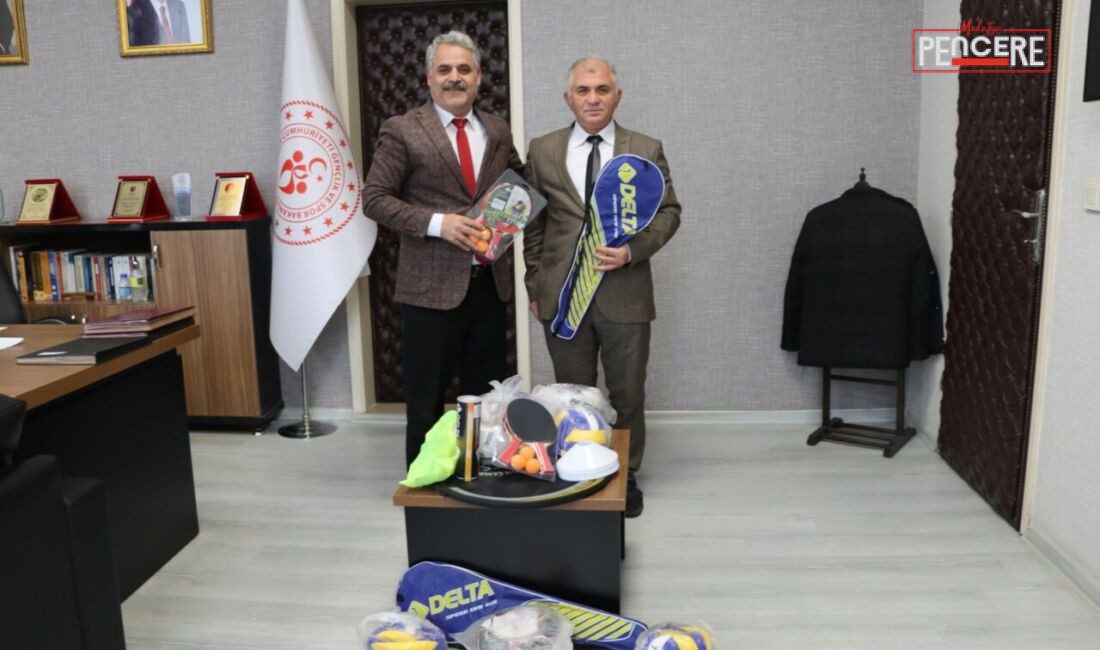 Malatya’da gençlerin spora erişimini artırmak amacıyla başlatılan sportif malzeme dağıtımı