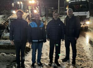 Bayram Taşkın, gece saatlerinde etkili olan kar yağışının ardından sahaya