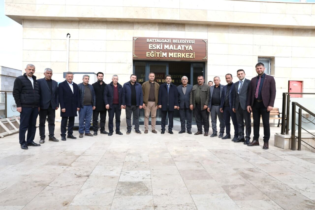 Battalgazi Belediye Başkanı Bayram Taşkın, Eski Malatya Meydan Çarşısı’nda esnaf