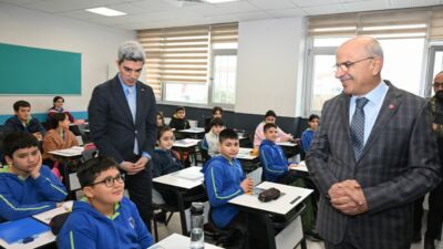 Başkan Sami Er’den İnönü Ortaokulu’nda Öğrencilere Müjde Malatya Büyükşehir Belediye Başkanı Sami Er, okul ziyaretleri kapsamında İnönü