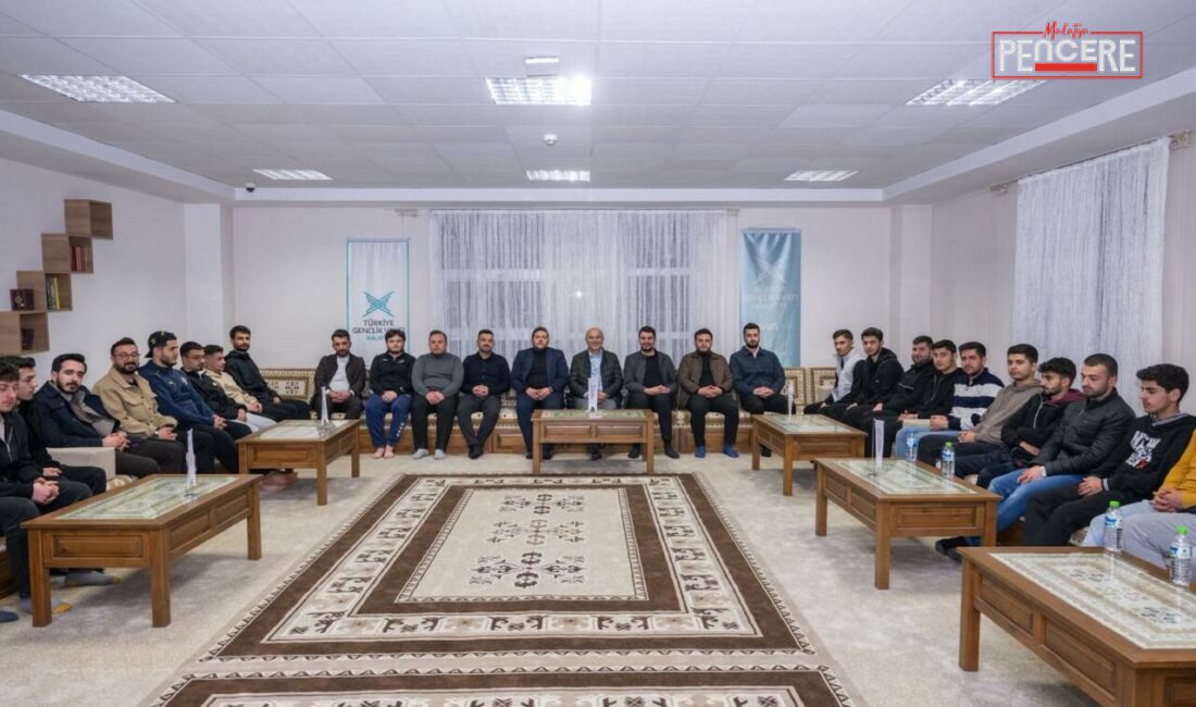 Malatya Büyükşehir Belediye Başkanı Sami Er, TÜGVA Erkek Öğrenci Yurdu’nda