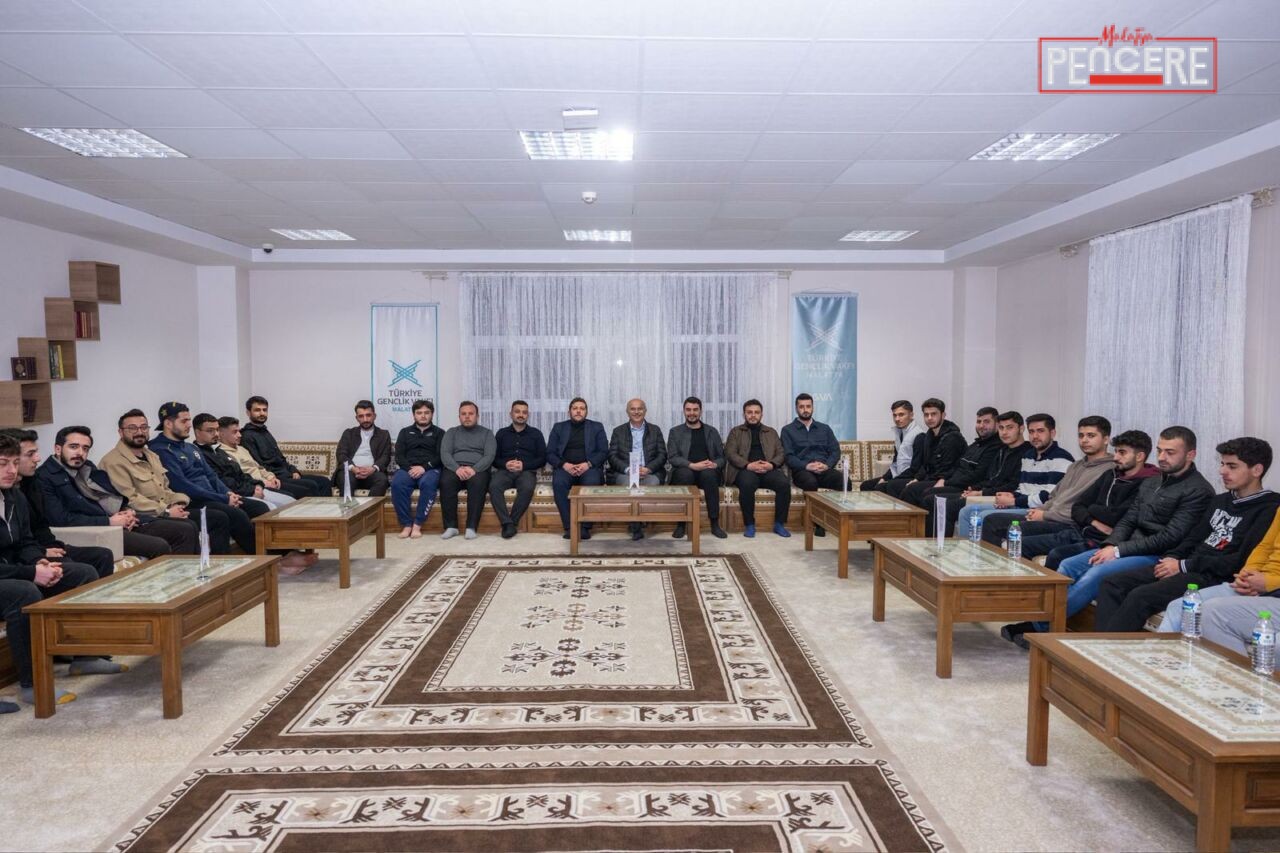 Malatya Büyükşehir Belediye Başkanı Sami Er, TÜGVA Erkek Öğrenci Yurdu’nda