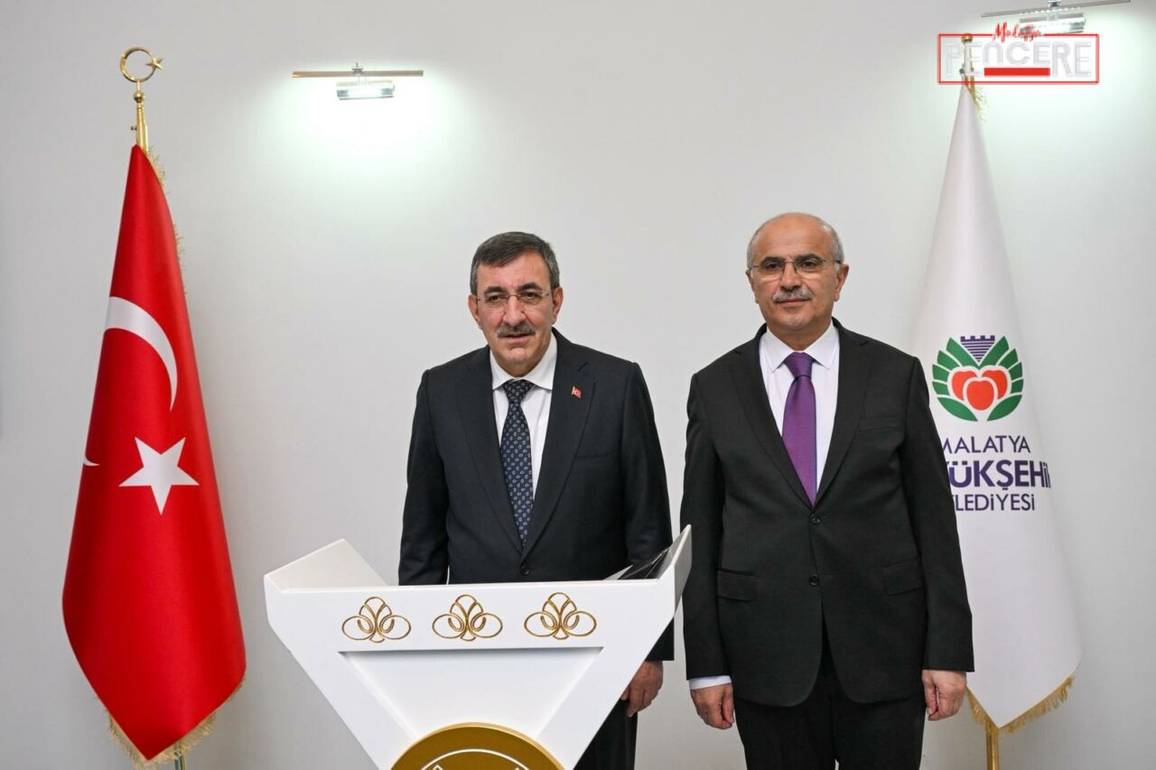 Cumhurbaşkanı Yardımcısı Cevdet Yılmaz, Malatya ziyaretinde Büyükşehir Belediyesi hizmet binasındaki