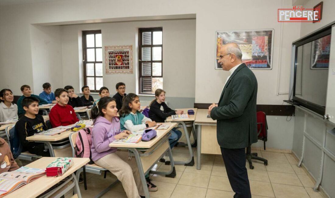 Malatya Büyükşehir Belediyesi tarafından açılan ücretsiz kurslarda 1400 öğrenci Bursluluk