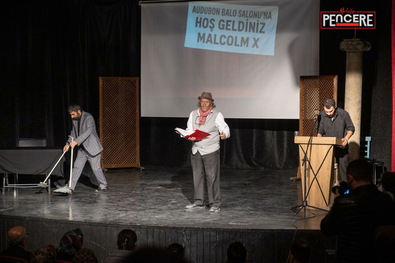 Malatya Büyükşehir Ramazan Etkinlikleri kapsamında sahnelenen Malcolm X tiyatro oyunu
