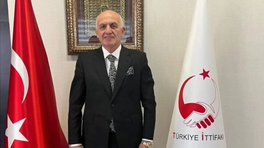 Hakkı Kıroğlu: “Ben Değil Biz Diyelim, Türkiye’nin Çıkışı Birliktedir” Türkiye İttifakı Genel Başkanı Hakkı Kıroğlu, Türkiye’nin yaşadığı çok yönlü