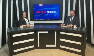 Selda Aslan’ın hazırlayıp sunduğu Tarafsız Bölge programının konuğu, Malatya Berberler