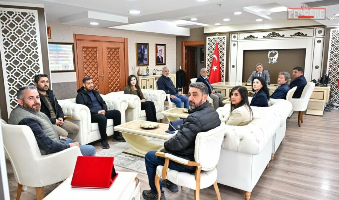 Malatya Gazeteciler ve Televizyoncular Cemiyeti (MGTC) Başkanı Mehmet Aydın ve