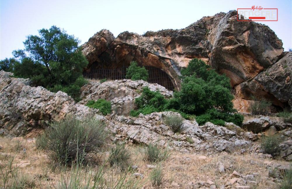 Palanlı Mağarası, Adıyaman’ın yaklaşık 10 kilometre kuzeyinde, Adıyaman – Çelikhan