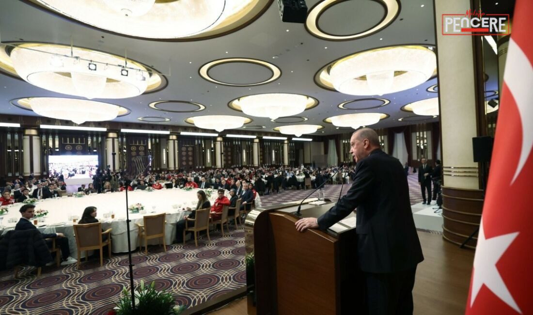 Cumhurbaşkanı Recep Tayyip Erdoğan, Beştepe Millet Sergi Salonu’nda düzenlenen iftar