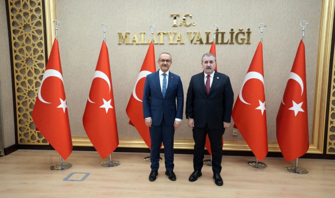 Büyük Birlik Partisi Genel Başkanı Mustafa Destici, il kongresine katılmak