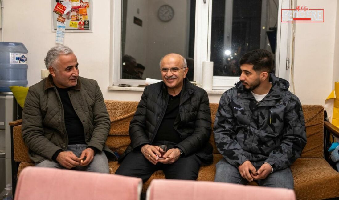 Malatya Büyükşehir Belediye Başkanı Sami Er, taksici esnafıyla bir araya
