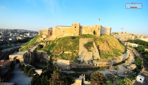 Güneydoğu Anadolu’nun önemli turizm merkezlerinden Gaziantep, tarihi yapıları, müzeleri ve