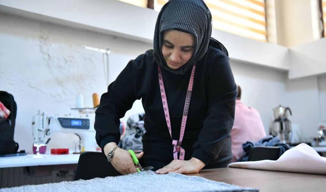 Yeşilyurt Belediyesi tarafından Bostanbaşı Kültür ve Sanat Merkezi’nde açılan pastacılık