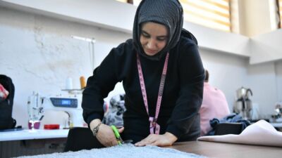 Yeşilyurt Belediyesi tarafından Bostanbaşı Kültür ve Sanat Merkezi’nde açılan pastacılık
