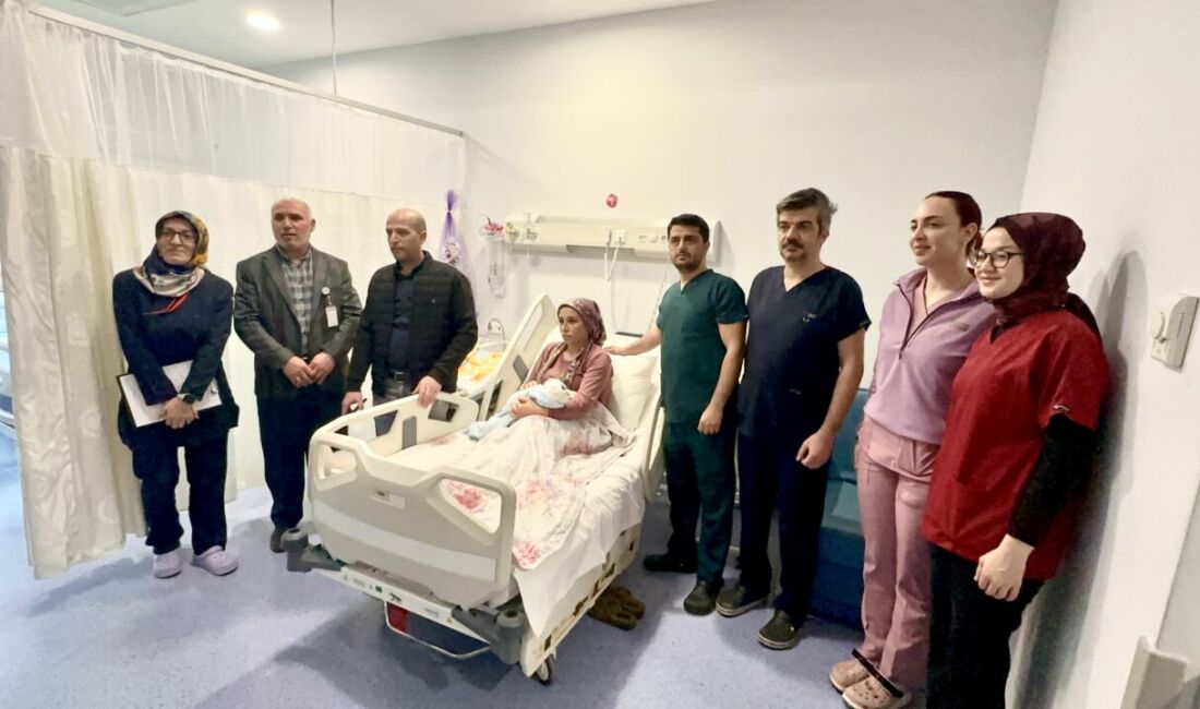 6 Şubat 2023 depremlerinde kızlarını kaybeden Sarıgül Ailesi, üç yıl
