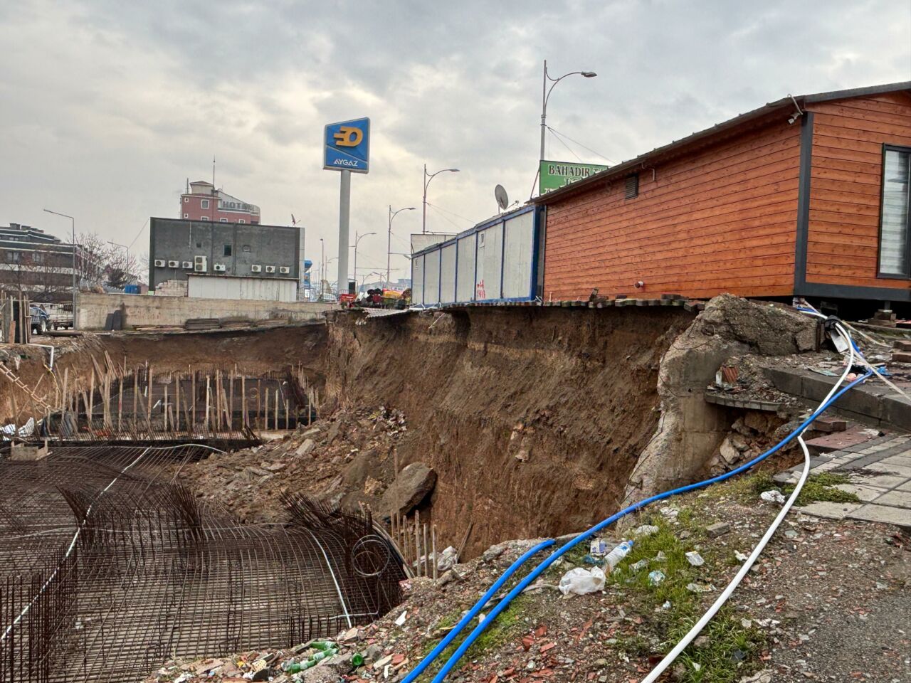 Malatya’nın Salköprü Mahallesi Çevre Yolu üzerinde yerinde dönüşüm projesi kapsamında