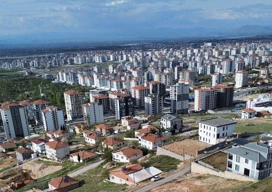 Malatya’nın en kalabalık mahallesi 27 bin 183 nüfusla Tecde oldu.