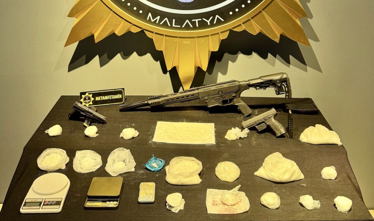 Malatya’da sokak satıcılarına yönelik düzenlenen operasyonda, narkotik ekiplerince 2 kilo
