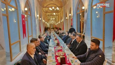 Darende Belediyesi tarafından Tarihi Yusuf Paşa Bedesteni’nde düzenlenen iftar programında