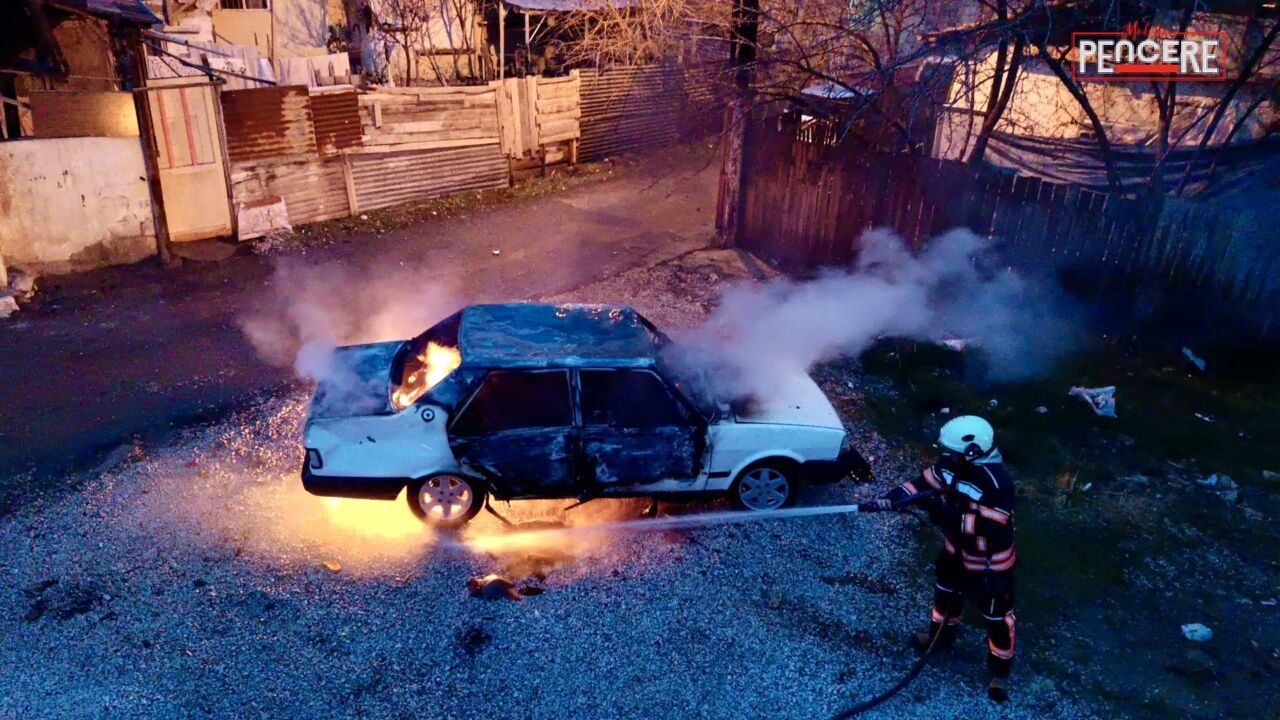 Malatya’nın Yeşilyurt ilçesi Karakavak Mahallesi’nde akşam saatlerinde çıkan araç yangınının,
